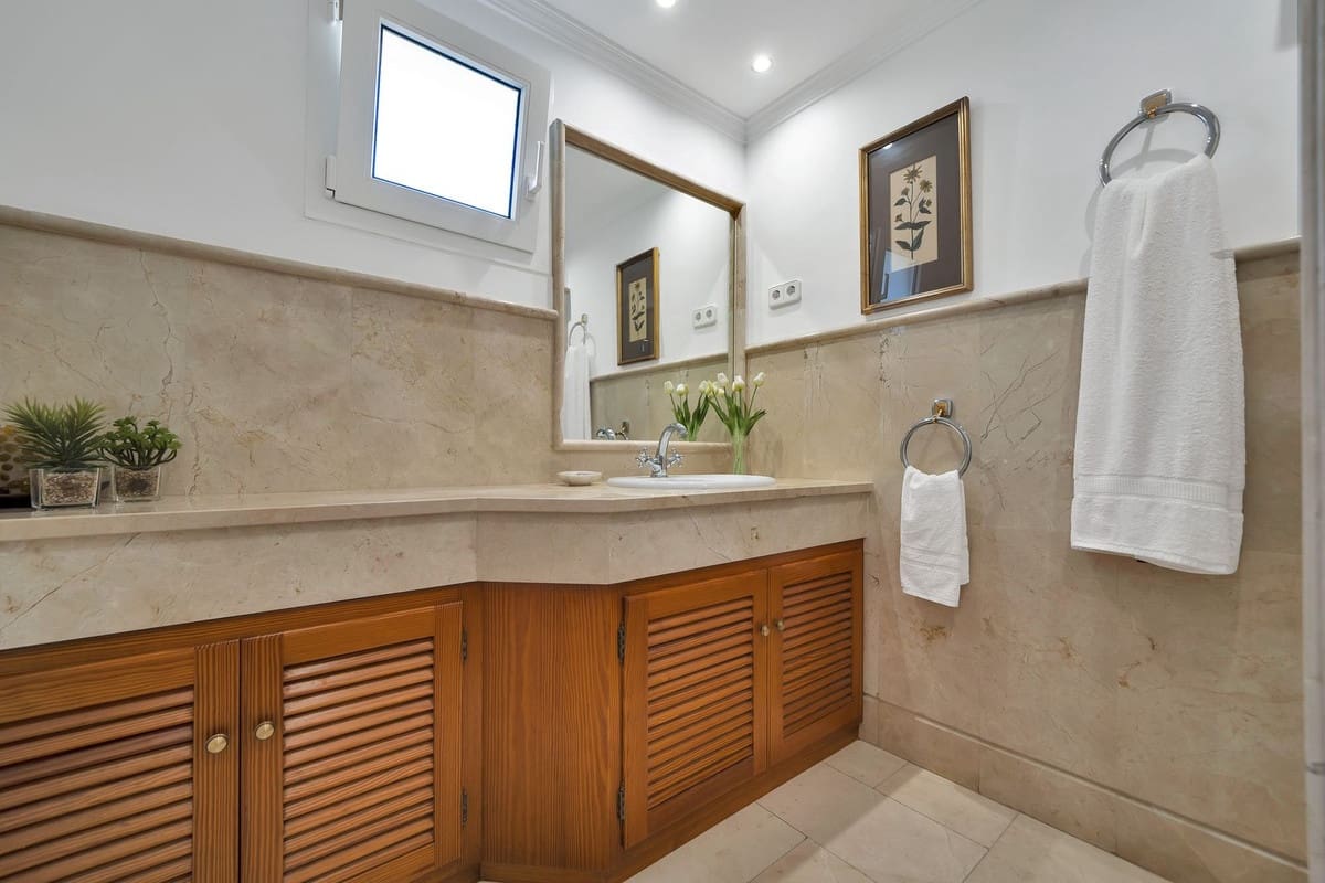3 bedroom Apartment for sale in Rio Real with pool garage - € 1,750,000 (Ref: 10119962)