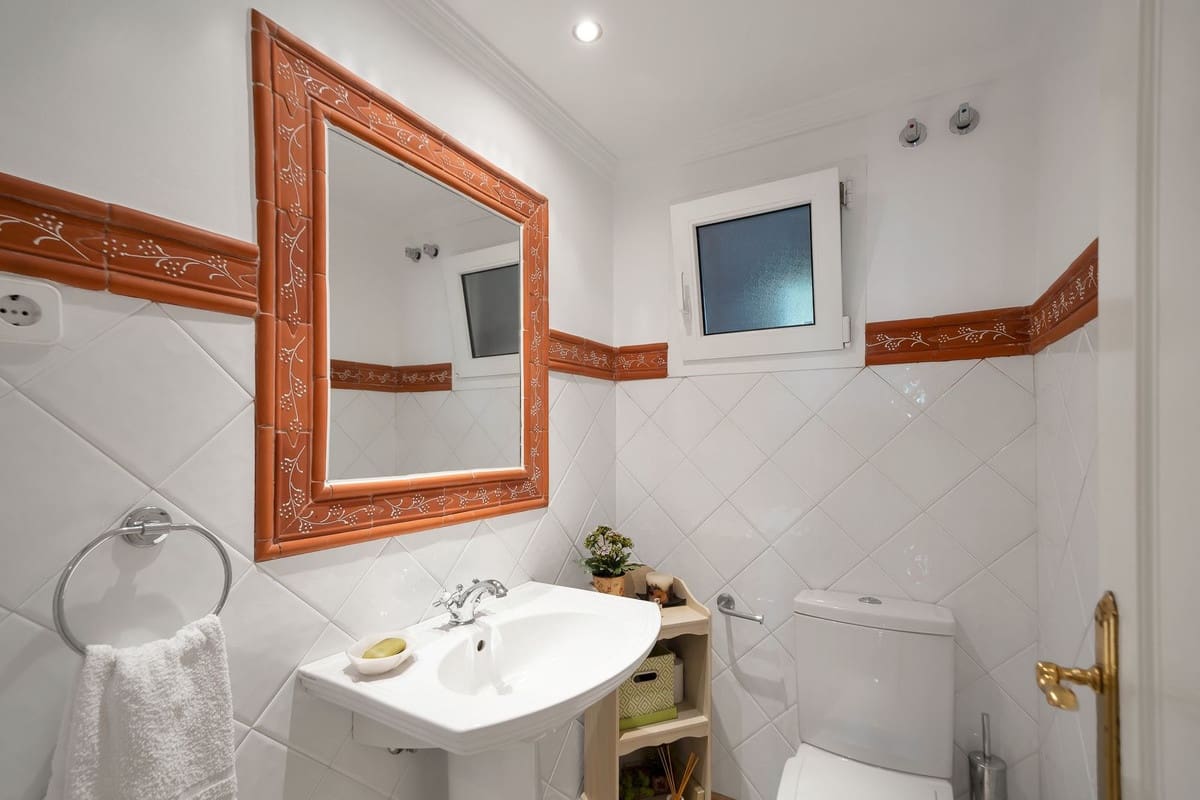 3 bedroom Apartment for sale in Rio Real with pool garage - € 1,750,000 (Ref: 10119962)