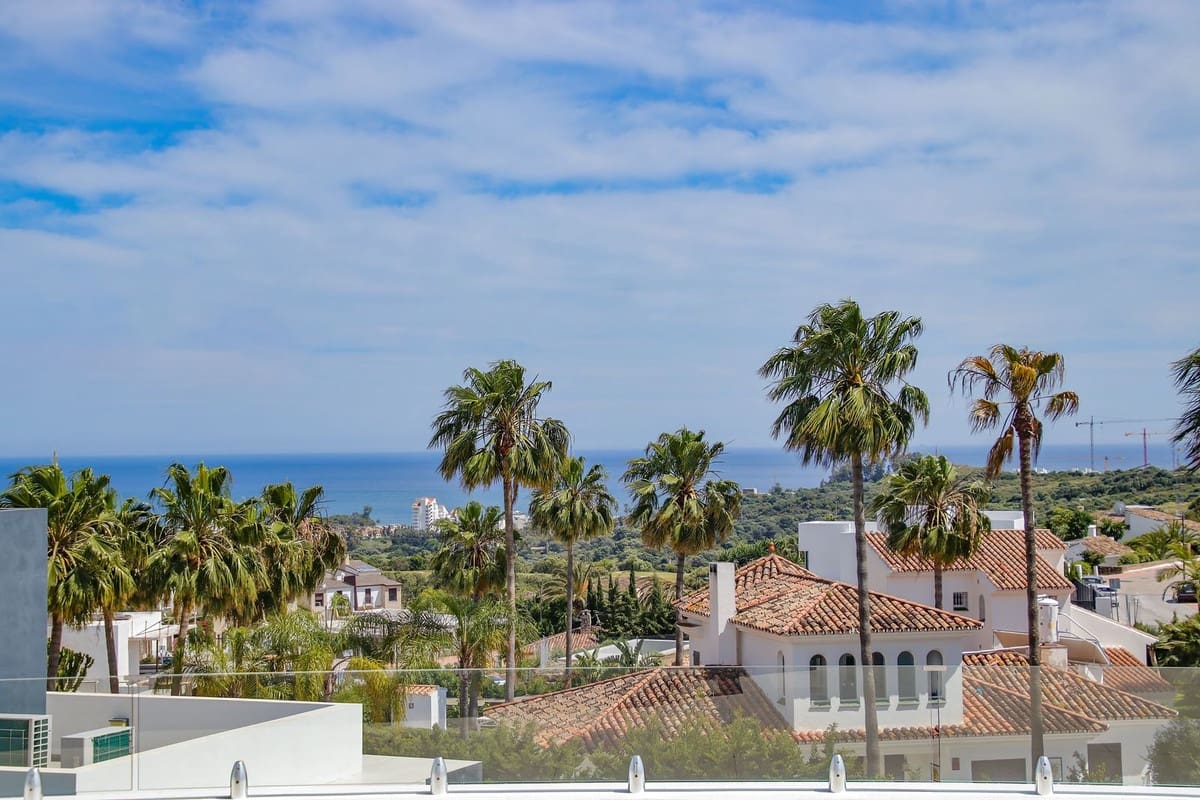 4 soveværelse Villa til salg i Estepona med swimmingpool - € 2.495.000 (Ref: 10119963)