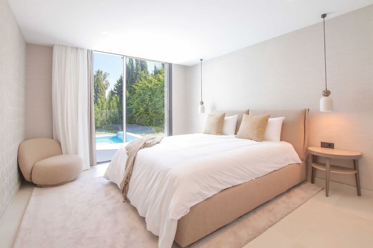 4 soveværelse Villa til salg i Estepona med swimmingpool - € 2.495.000 (Ref: 10119963)
