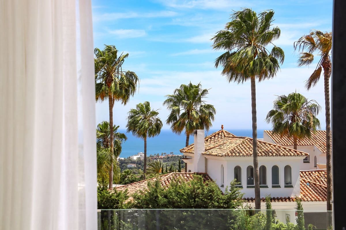 4 soveværelse Villa til salg i Estepona med swimmingpool - € 2.495.000 (Ref: 10119963)