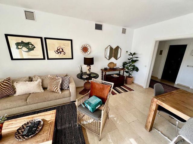 2 slaapkamer Appartement te koop in La Carolina - Guadalpín, Marbella met zwembad - € 1.200.000 (Ref: 10119966)