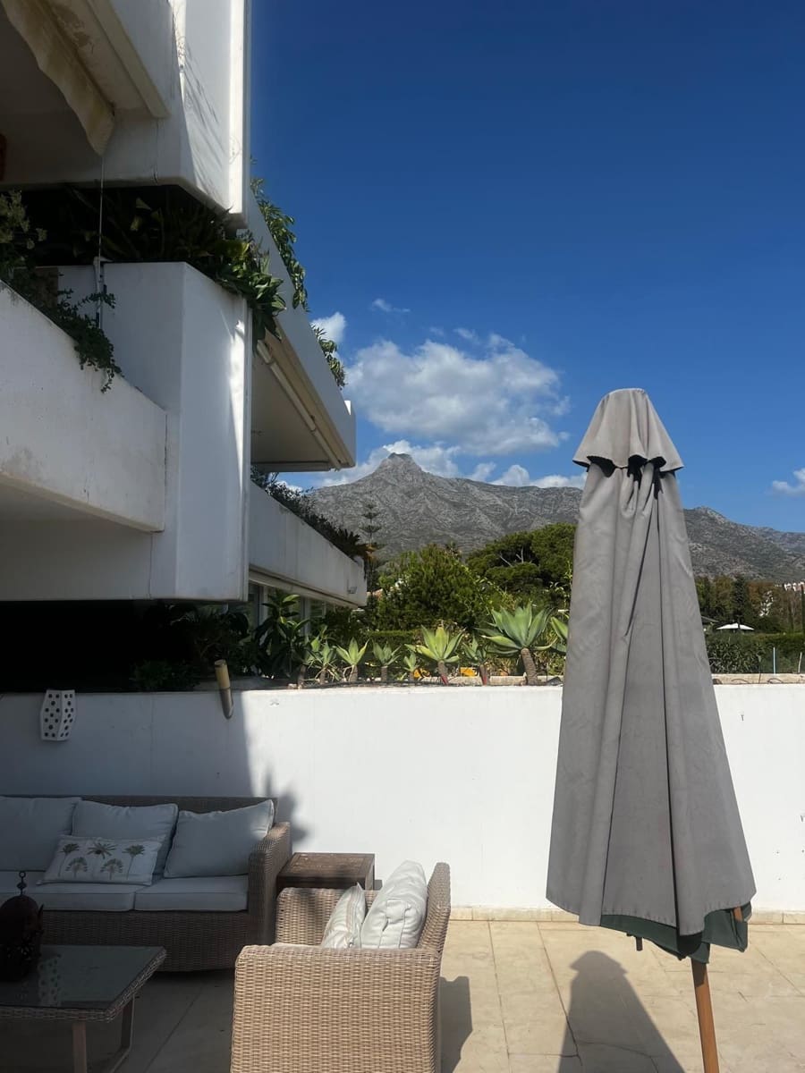 2 slaapkamer Appartement te koop in Golden Mile met zwembad - € 1.200.000 (Ref: 10119966)