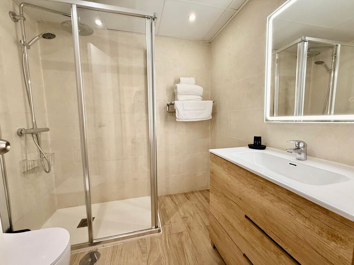 2 slaapkamer Appartement te koop in Golden Mile met zwembad - € 1.200.000 (Ref: 10119966)