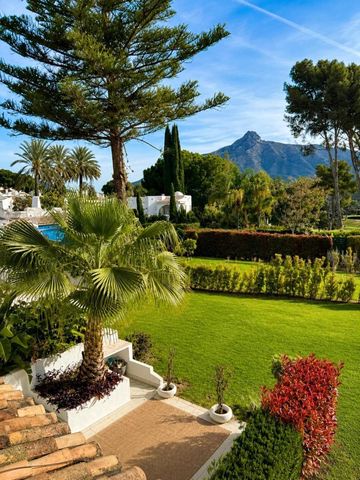 3 sovrum Hus till salu i Puerto Banus, Marbella med pool garage - 749 000 € (Ref: 10119967)