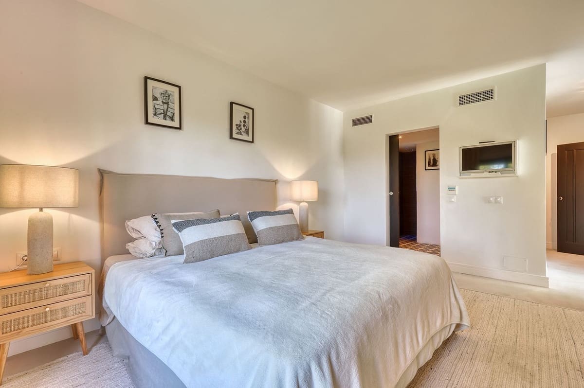 5 sovrum Villa till salu i Marbella med pool garage - 2 395 000 € (Ref: 10119968)