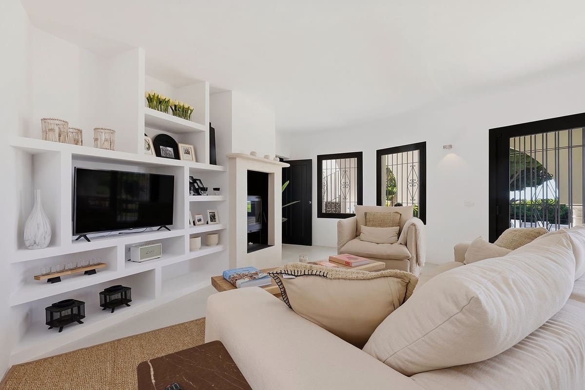 5 sovrum Villa till salu i Marbella med pool garage - 2 395 000 € (Ref: 10119968)