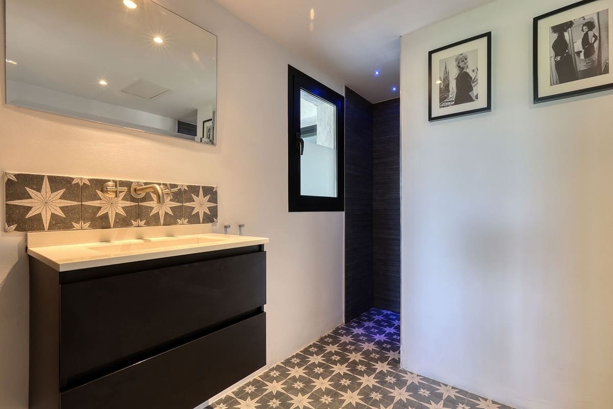 5 sovrum Villa till salu i Marbella med pool garage - 2 395 000 € (Ref: 10119968)