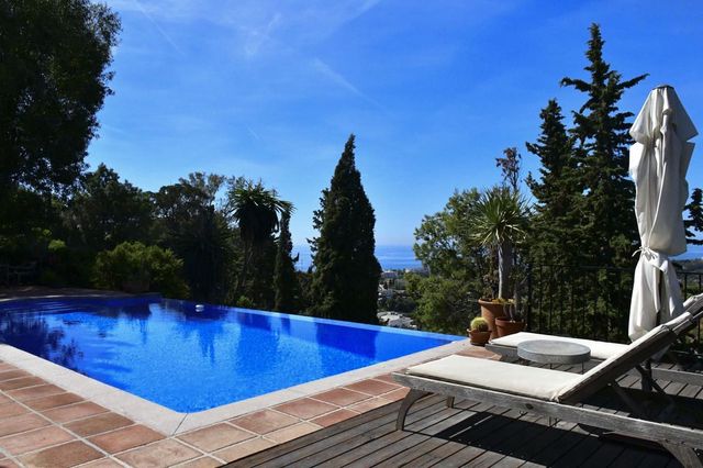 3 soverom Villa til salgs i El Rosario, Marbella med svømmebasseng - € 1 595 000 (Ref: 10119971)