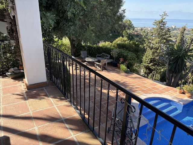 3 soverom Villa til salgs i El Rosario, Marbella med svømmebasseng - € 1 595 000 (Ref: 10119971)