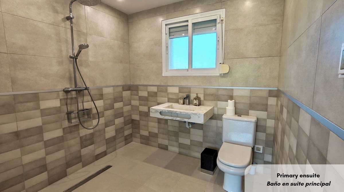3 bedroom Apartment for sale in Bahia de Marbella with pool garage - € 750,000 (Ref: 10124455)