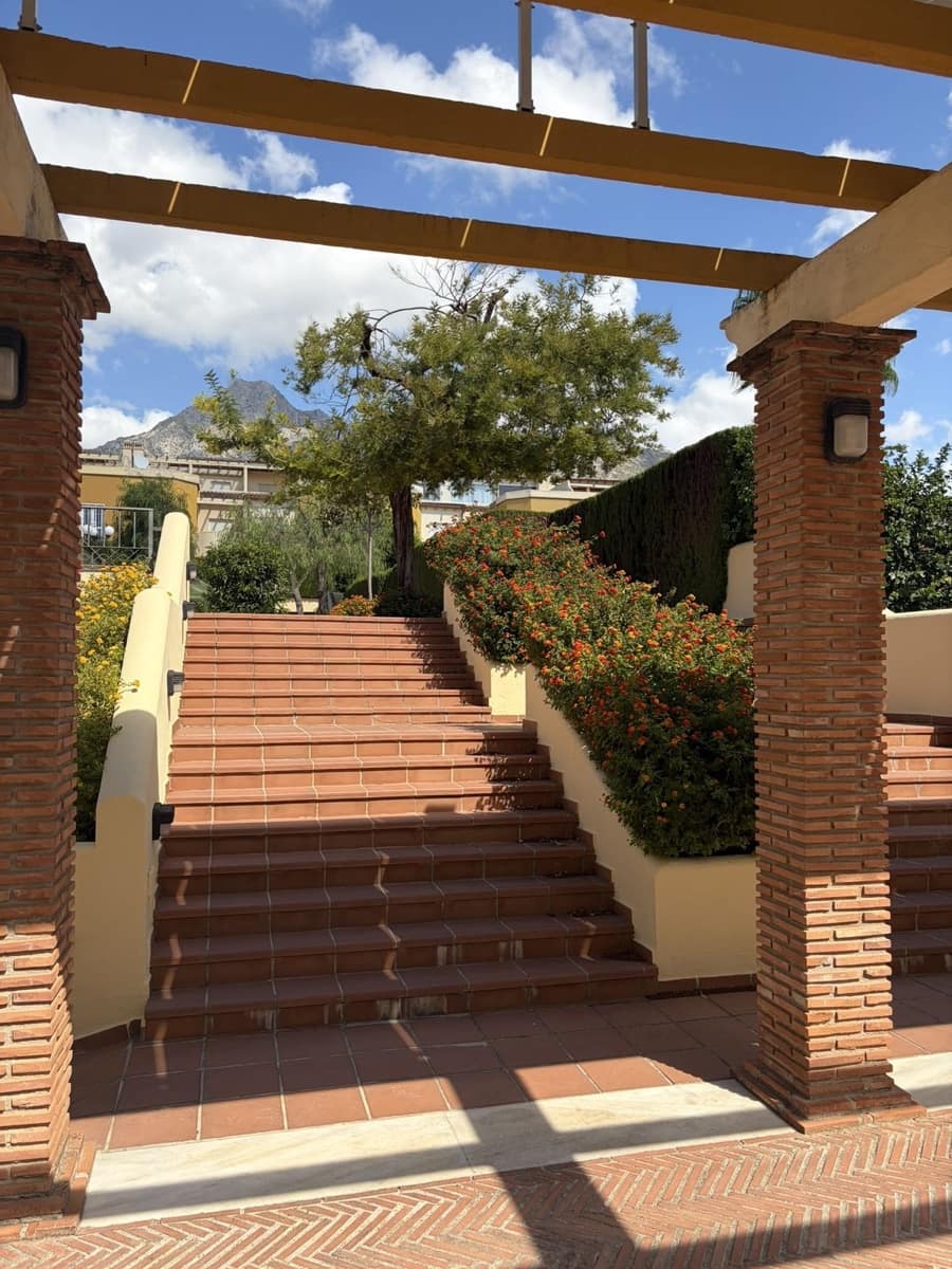 3 chambre Maison de Ville à vendre à Marbella avec piscine garage - 875 000 € (Ref: 10124457)