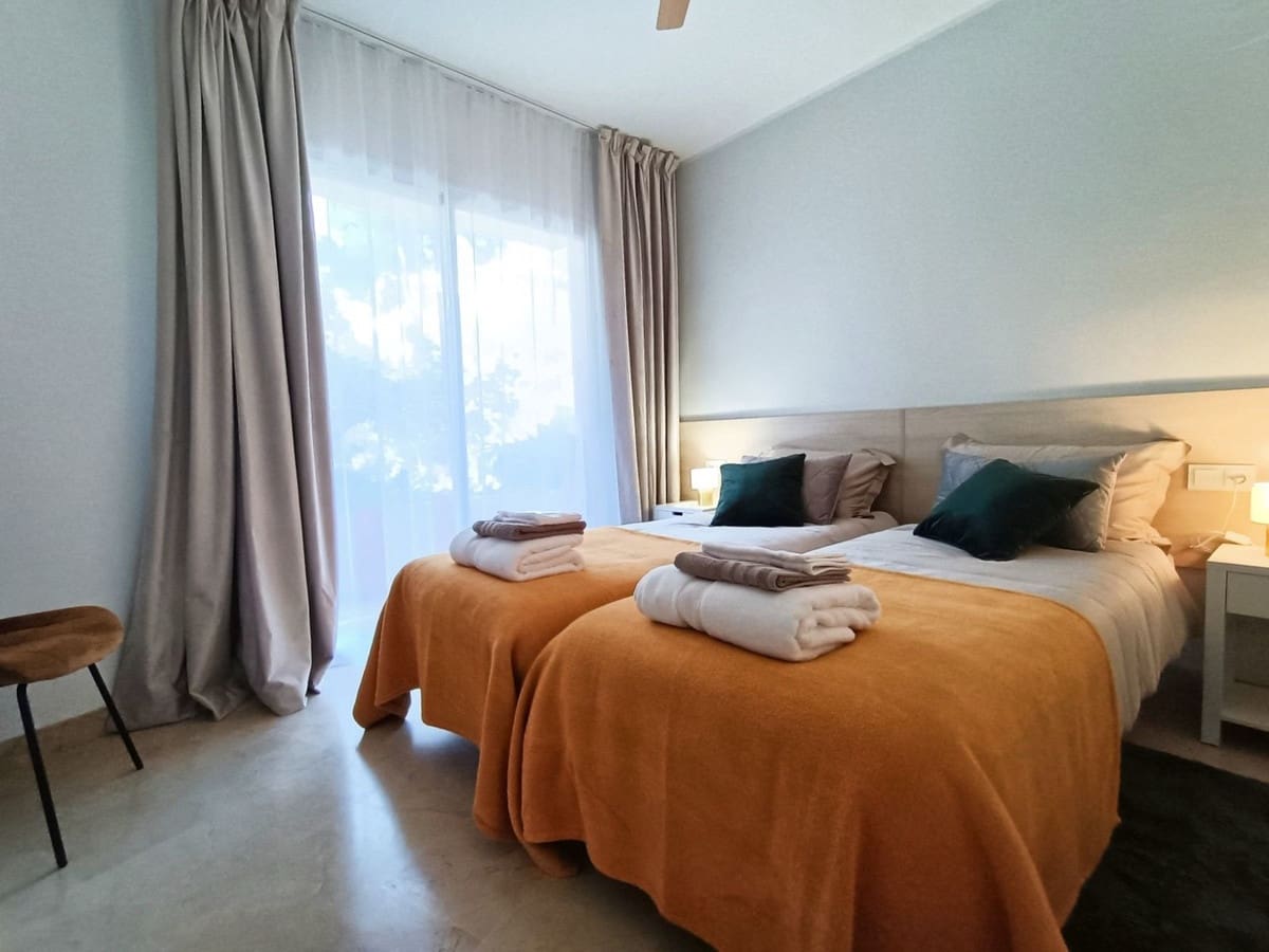 3 slaapkamer Appartement te koop in Golden Mile met zwembad garage - € 898.000 (Ref: 10135983)