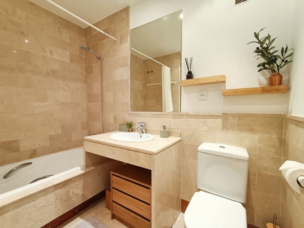 3 slaapkamer Appartement te koop in Golden Mile met zwembad garage - € 898.000 (Ref: 10135983)