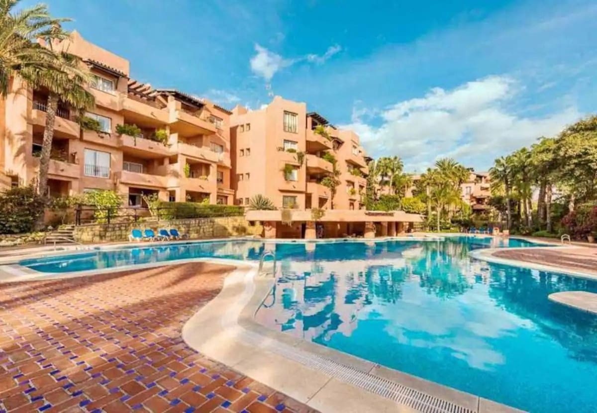 3 slaapkamer Appartement te koop in Golden Mile met zwembad garage - € 898.000 (Ref: 10135983)