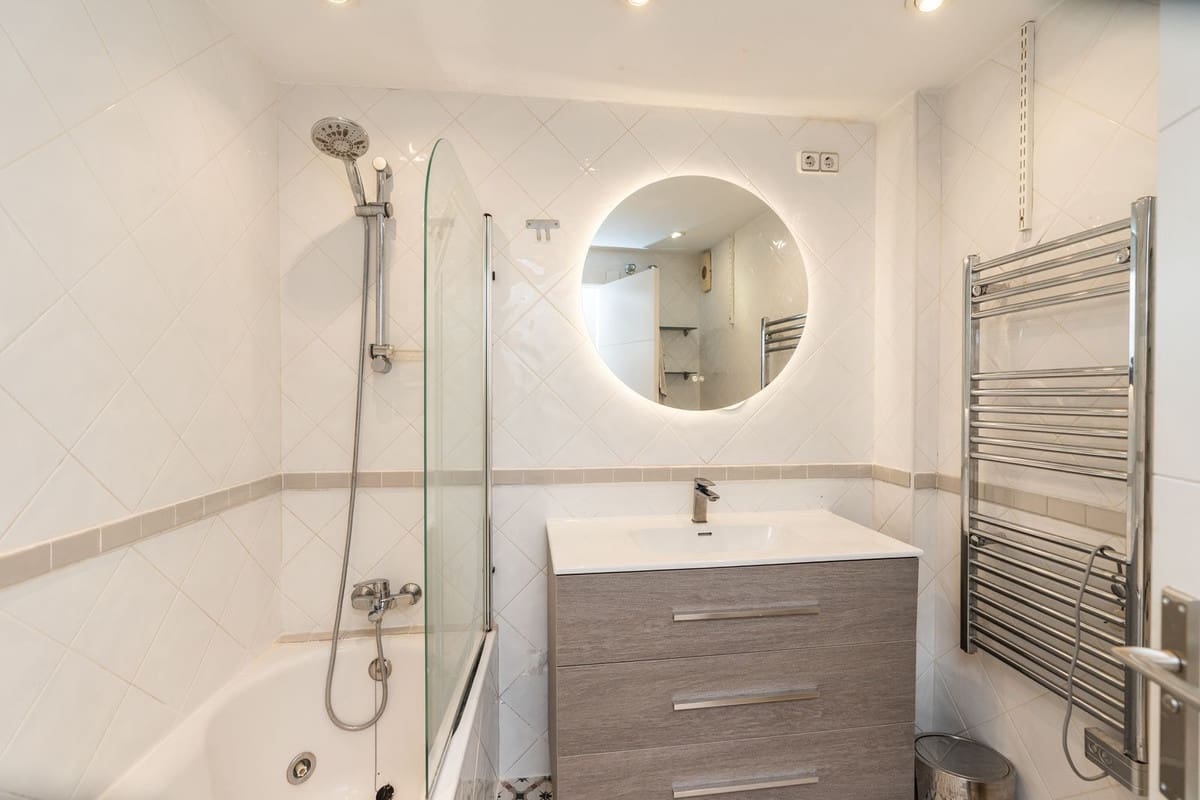 3 soveværelse Lejlighed til salg i Marbella med swimmingpool - € 1.495.000 (Ref: 10166621)