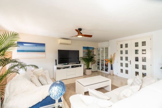 3 soveværelse Lejlighed til salg i Playa Bajadilla - Puertos, Marbella med swimmingpool - € 1.495.000 (Ref: 10166621)