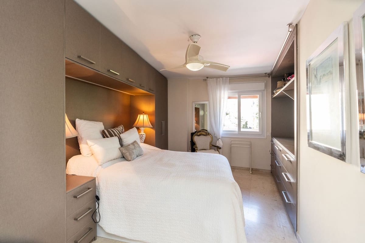 3 soveværelse Lejlighed til salg i Marbella med swimmingpool - € 1.495.000 (Ref: 10166621)