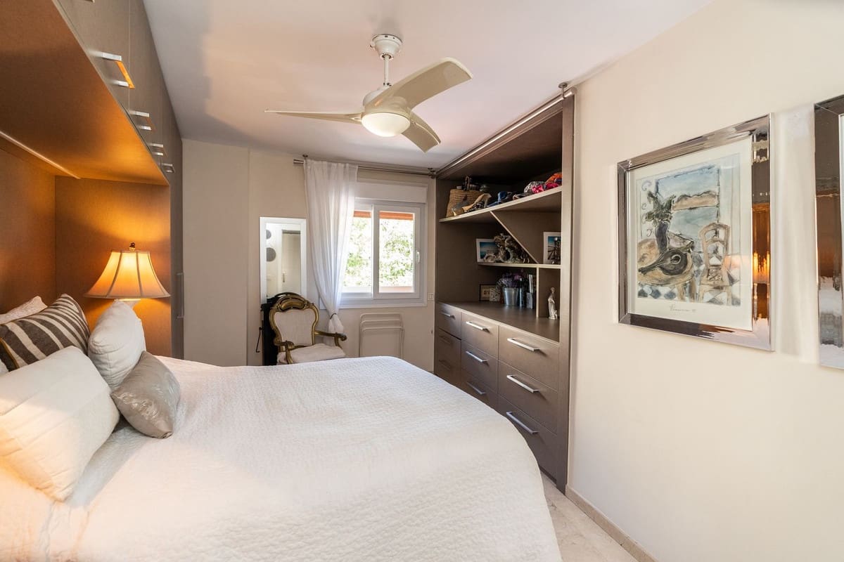 3 soveværelse Lejlighed til salg i Marbella med swimmingpool - € 1.495.000 (Ref: 10166621)