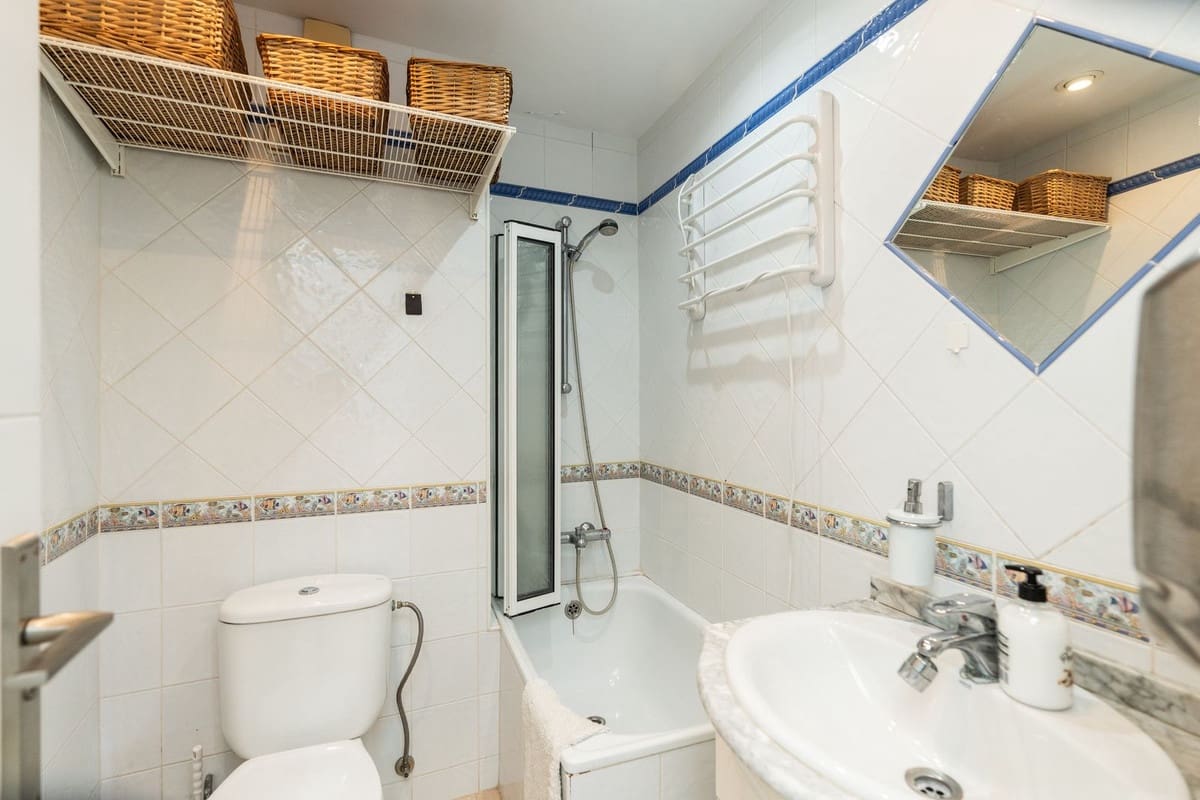 3 soveværelse Lejlighed til salg i Marbella med swimmingpool - € 1.495.000 (Ref: 10166621)