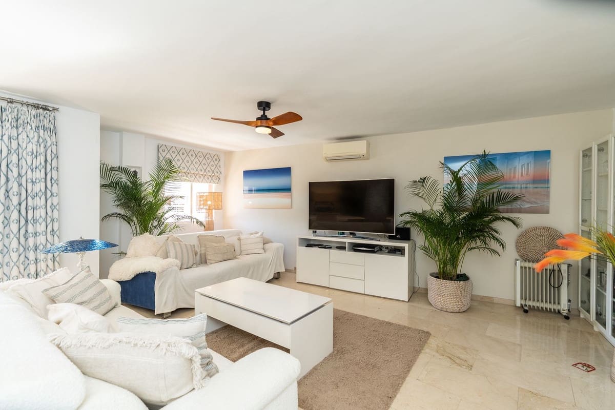3 soveværelse Lejlighed til salg i Marbella med swimmingpool - € 1.495.000 (Ref: 10166621)
