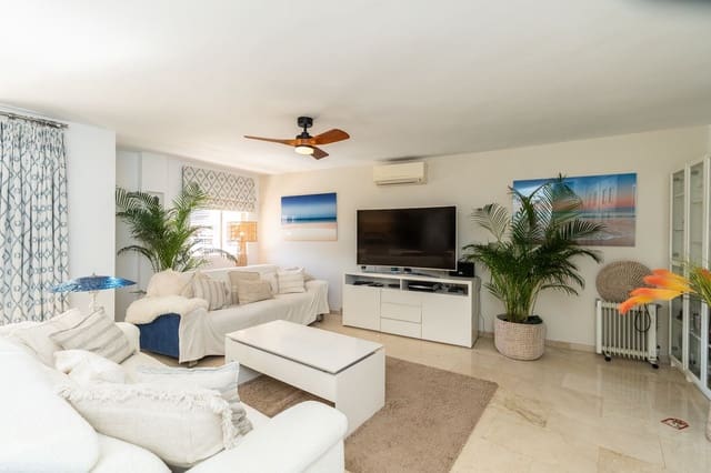 3 soveværelse Lejlighed til salg i Playa Bajadilla - Puertos, Marbella med swimmingpool - € 1.495.000 (Ref: 10166621)