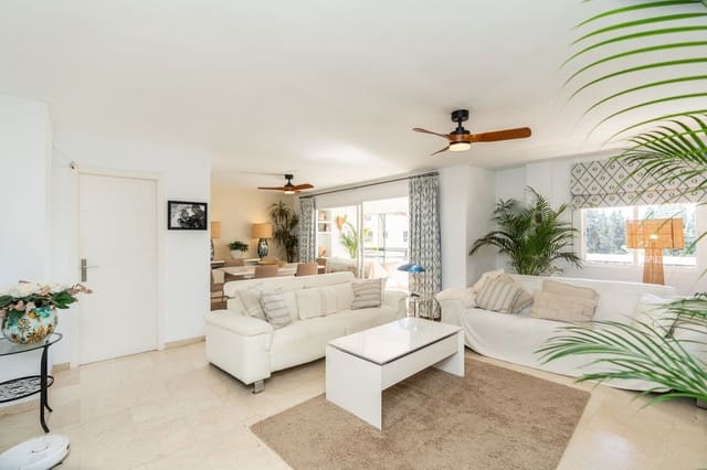 3 soveværelse Lejlighed til salg i Playa Bajadilla - Puertos, Marbella med swimmingpool - € 1.495.000 (Ref: 10166621)