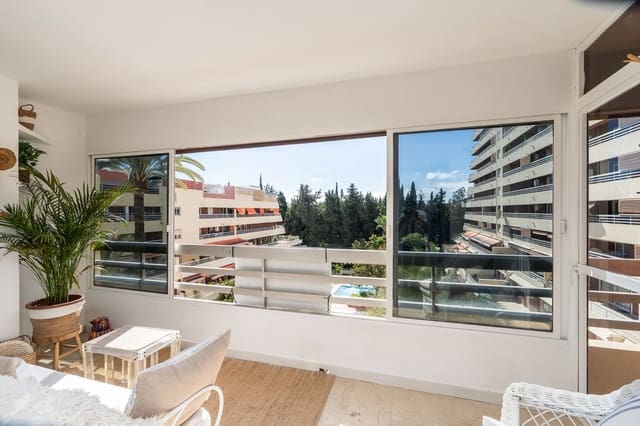 3 soveværelse Lejlighed til salg i Playa Bajadilla - Puertos, Marbella med swimmingpool - € 1.495.000 (Ref: 10166621)