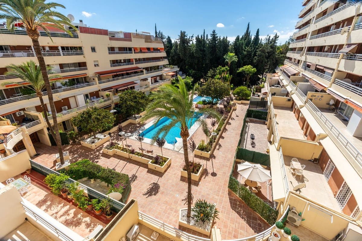 3 soveværelse Lejlighed til salg i Marbella med swimmingpool - € 1.495.000 (Ref: 10166621)
