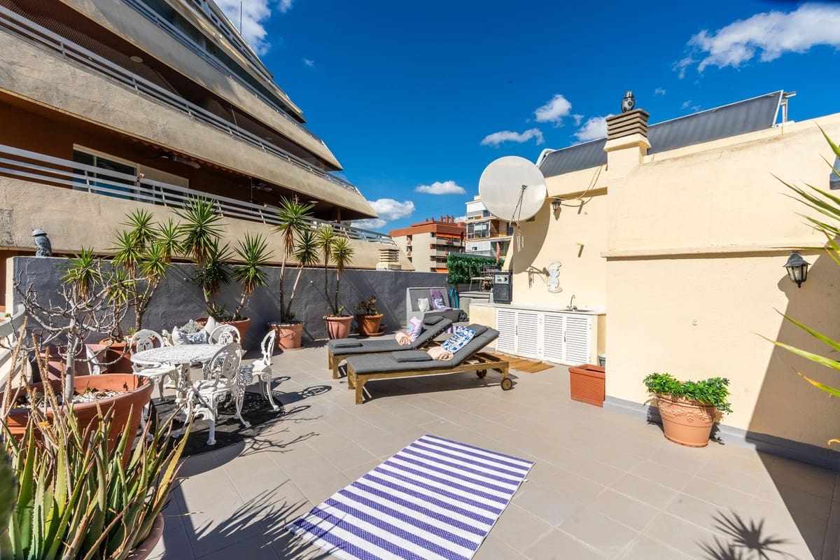 3 soveværelse Lejlighed til salg i Marbella med swimmingpool - € 1.495.000 (Ref: 10166621)