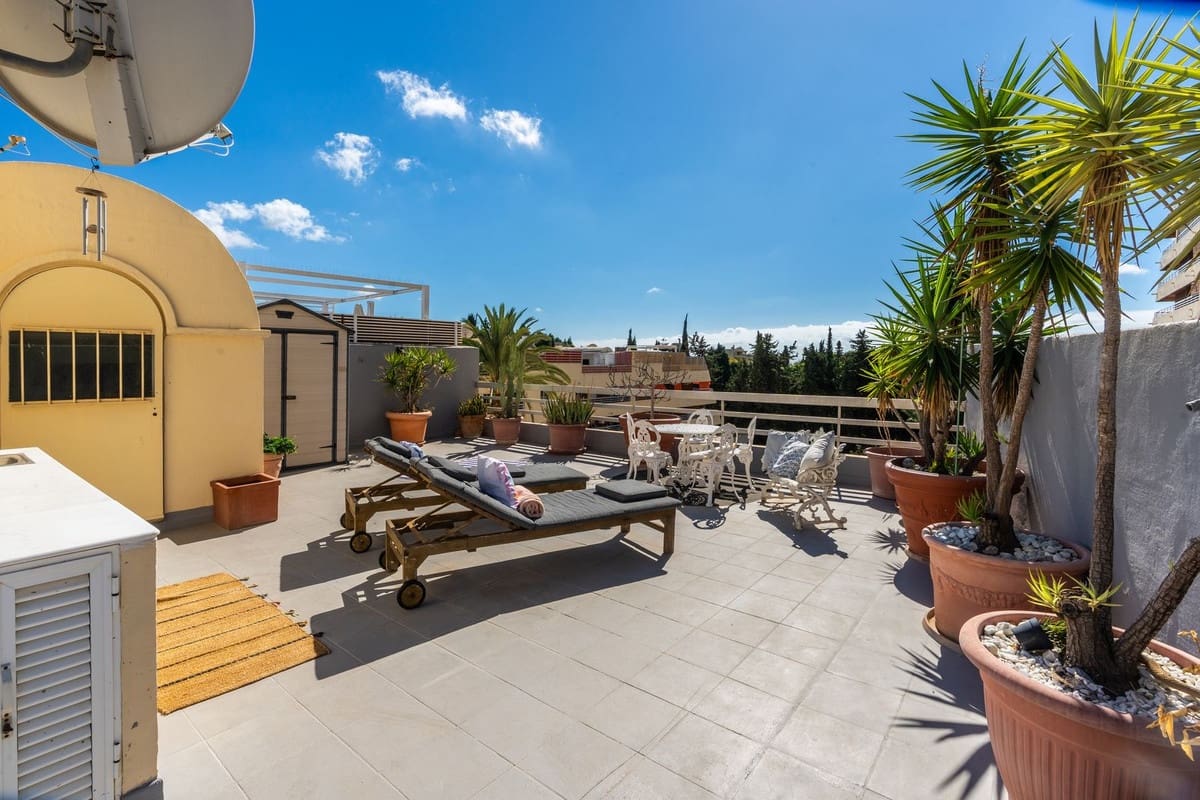 3 soveværelse Lejlighed til salg i Marbella med swimmingpool - € 1.495.000 (Ref: 10166621)