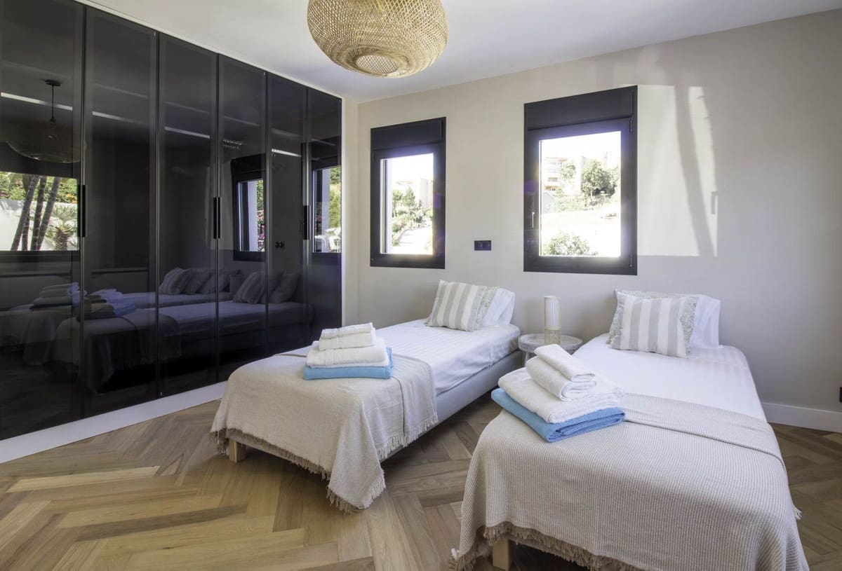 7 quarto Moradia para venda em Elviria com piscina - 3 790 000 € (Ref: 7356732)