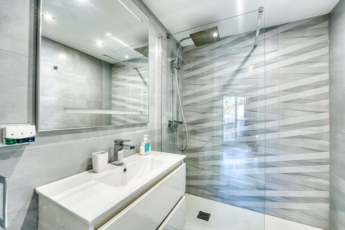 5 soveværelse Penthouse til salg i Elviria med swimmingpool - € 990.000 (Ref: 8722717)