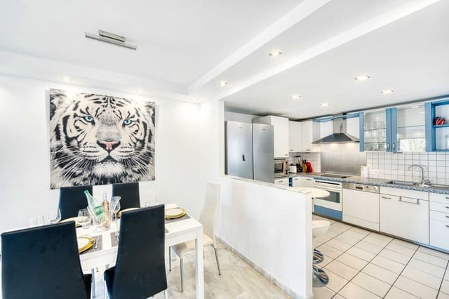 5 bedroom Penthouse for sale in Elviria, Marbella with pool - € 990,000 (Ref: 8722717)