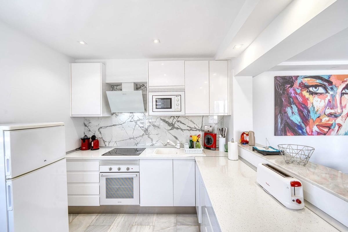 4 soverom Penthouse til salgs i Elviria med svømmebasseng - € 1 020 000 (Ref: 8722718)