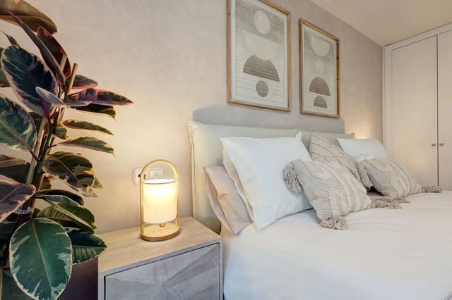 4 bedroom Penthouse for sale in Bahía de Marbella, Marbella with pool - € 849,000 (Ref: 8722728)