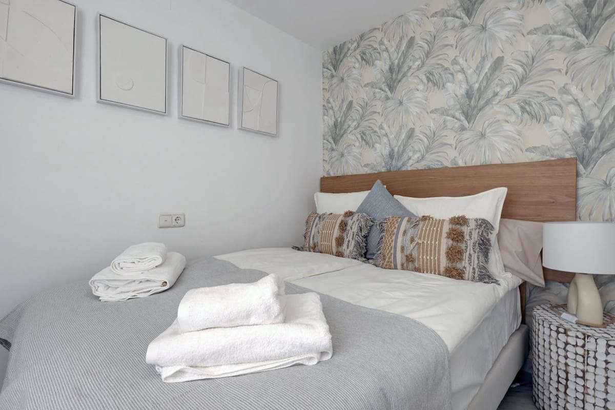 4 soveværelse Penthouse til salg i Bahia de Marbella med swimmingpool - € 849.000 (Ref: 8722728)