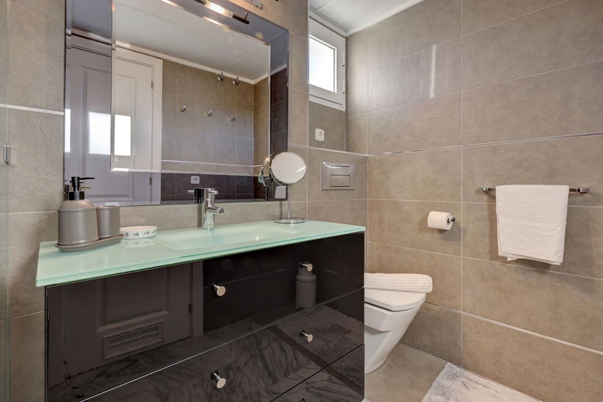 4 soveværelse Penthouse til salg i Bahia de Marbella med swimmingpool - € 849.000 (Ref: 8722728)