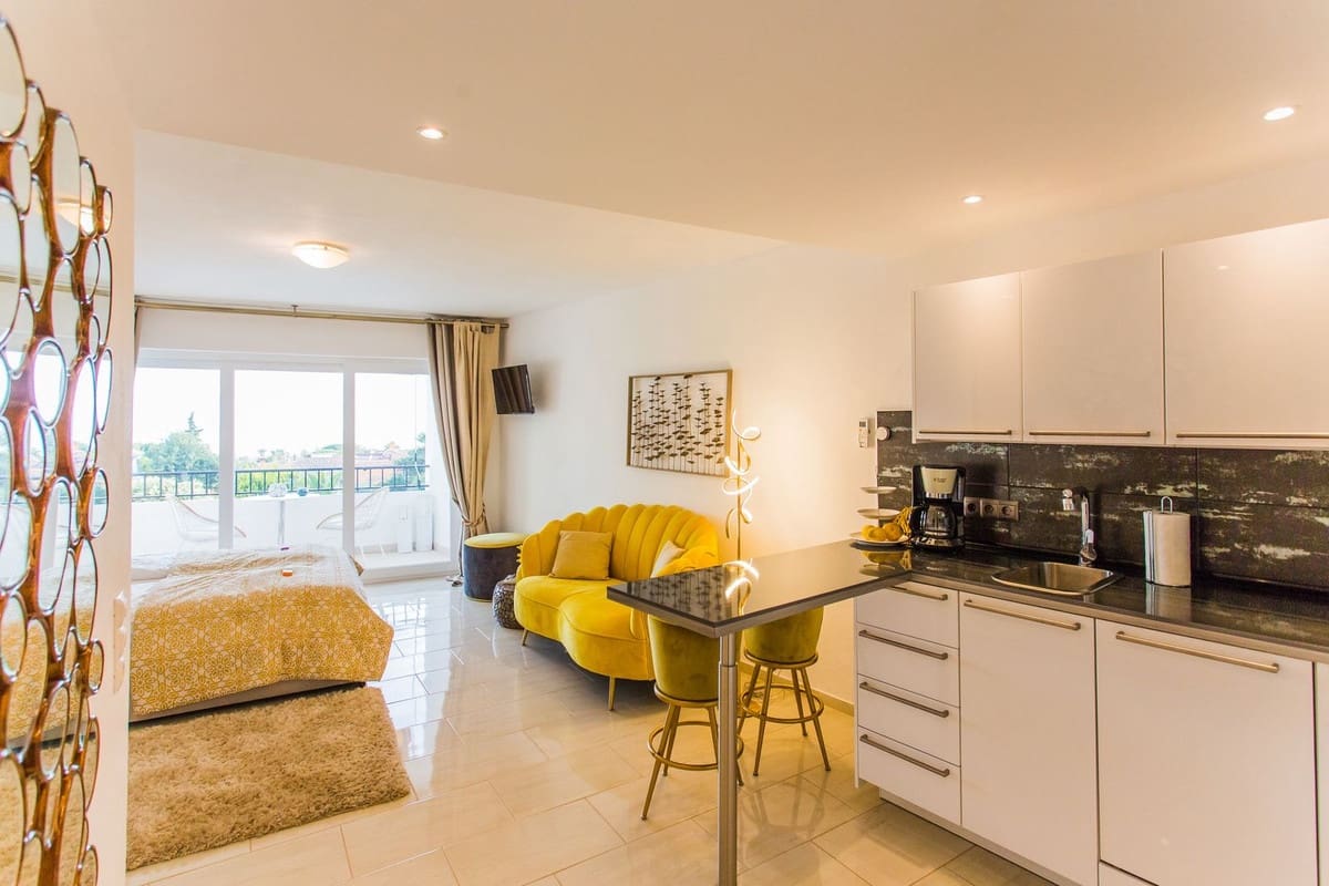 1 chambre Appartement à vendre à Marbesa avec piscine - 299 000 € (Ref: 8722771)