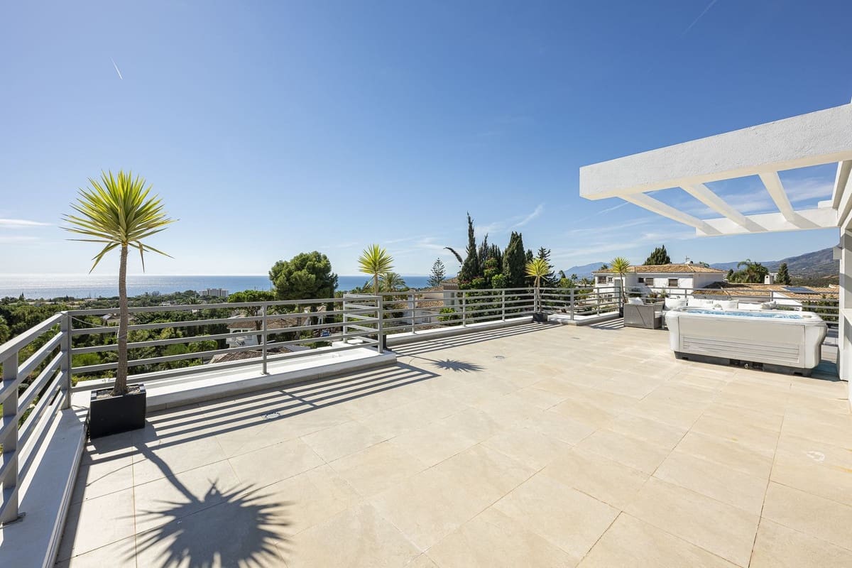 5 soveværelse Villa til salg i El Rosario med swimmingpool - € 2.350.000 (Ref: 8722800)