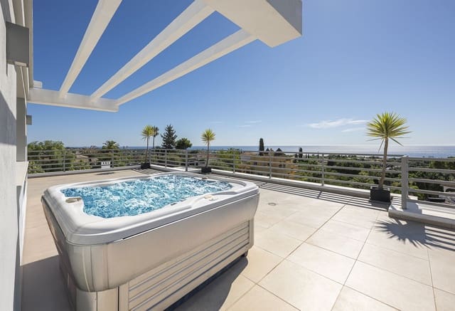 5 sypialnia Willa na sprzedaż w El Rosario, Marbella z basenem - 2 350 000 € (Ref: 8722800)