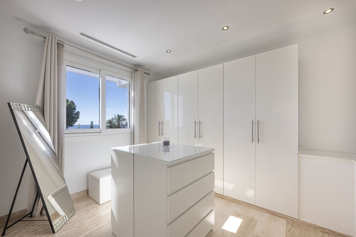 5 soveværelse Villa til salg i El Rosario med swimmingpool - € 2.350.000 (Ref: 8722800)