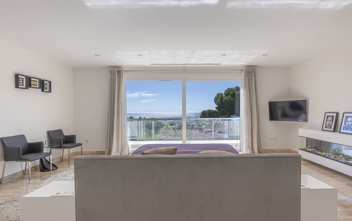 5 soveværelse Villa til salg i El Rosario med swimmingpool - € 2.350.000 (Ref: 8722800)