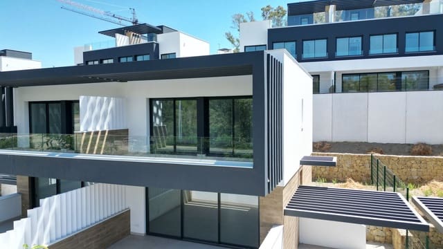 3 soverom Hus til salgs i Nueva Atalaya, Estepona med svømmebasseng - € 775 000 (Ref: 8722840)