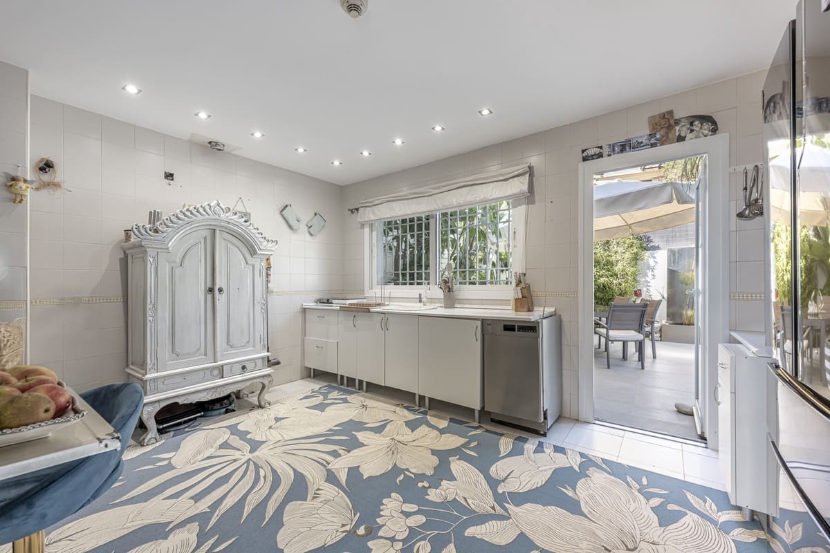 3 soveværelse Byhus til salg i Elviria - € 980.000 (Ref: 8722922)