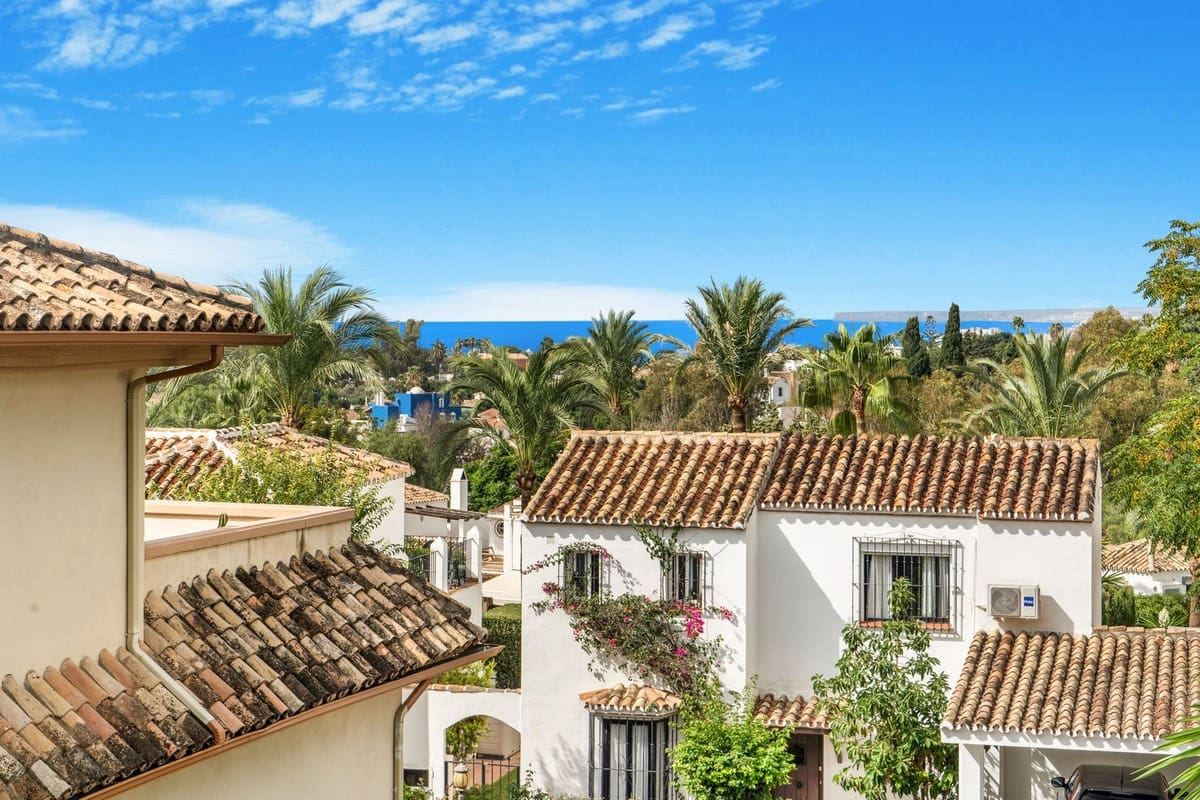 3 soverom Leilighet til salgs i Rio Real med svømmebasseng - € 1 300 000 (Ref: 8722932)