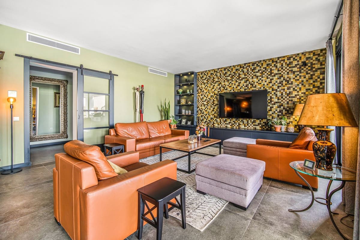 3 makuuhuone Huoneisto myytävänä paikassa Rio Real mukana uima-altaan - 1 300 000 € (Ref: 8722932)