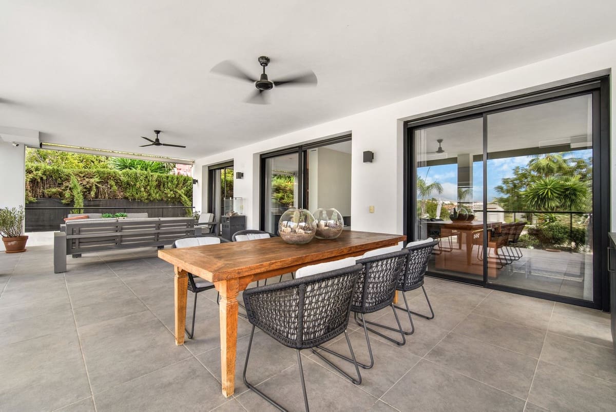 3 makuuhuone Huoneisto myytävänä paikassa Rio Real mukana uima-altaan - 1 300 000 € (Ref: 8722932)