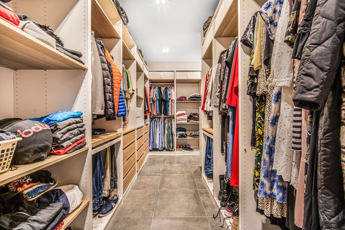 3 makuuhuone Huoneisto myytävänä paikassa Rio Real mukana uima-altaan - 1 300 000 € (Ref: 8722932)