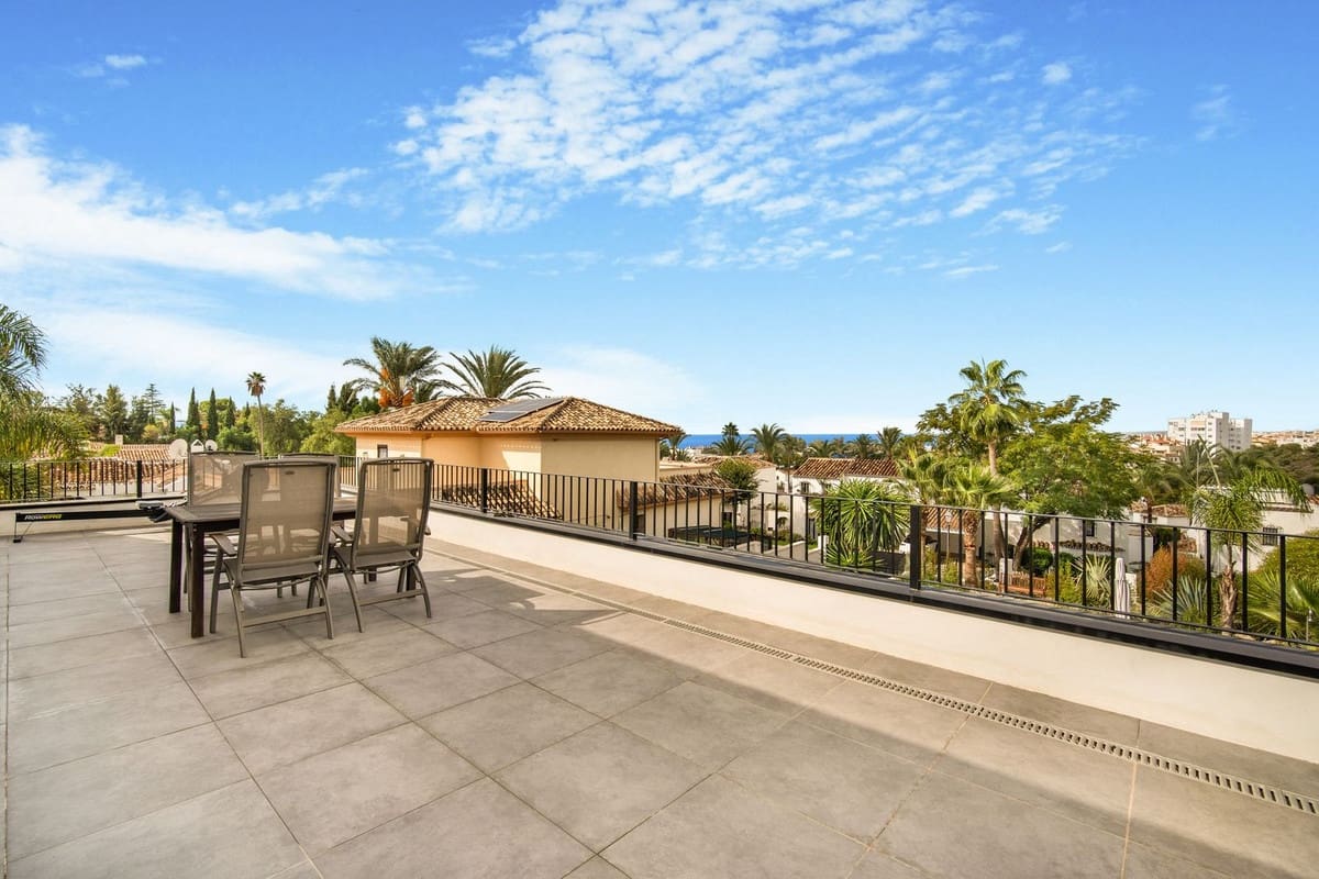 3 makuuhuone Huoneisto myytävänä paikassa Rio Real mukana uima-altaan - 1 300 000 € (Ref: 8722932)